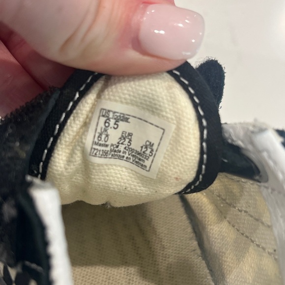 Vans Black and White Sneakers - Picture 5 of 5